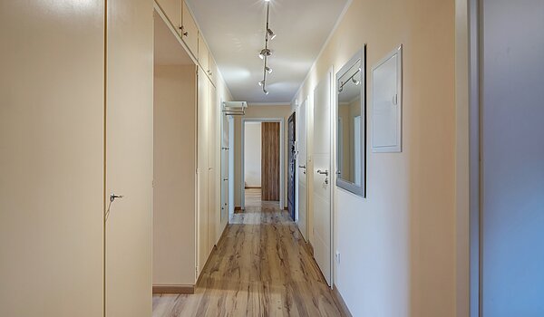 Etagenwohnung mit 4 Zimmern | München-Aubing | 70276 | Flur