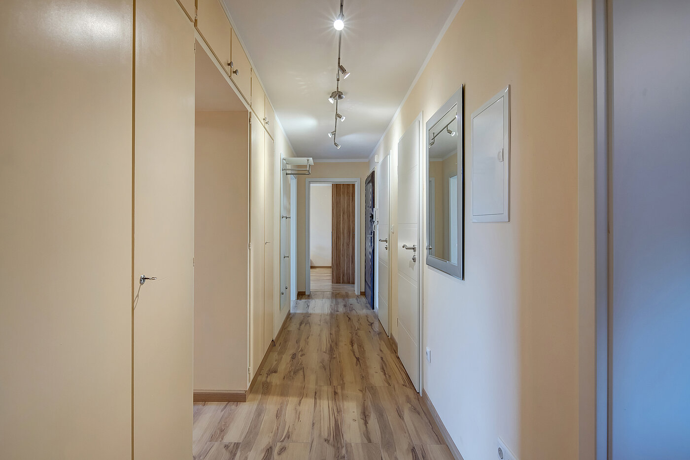 Etagenwohnung mit 4 Zimmern | München-Aubing | 70276 | Flur