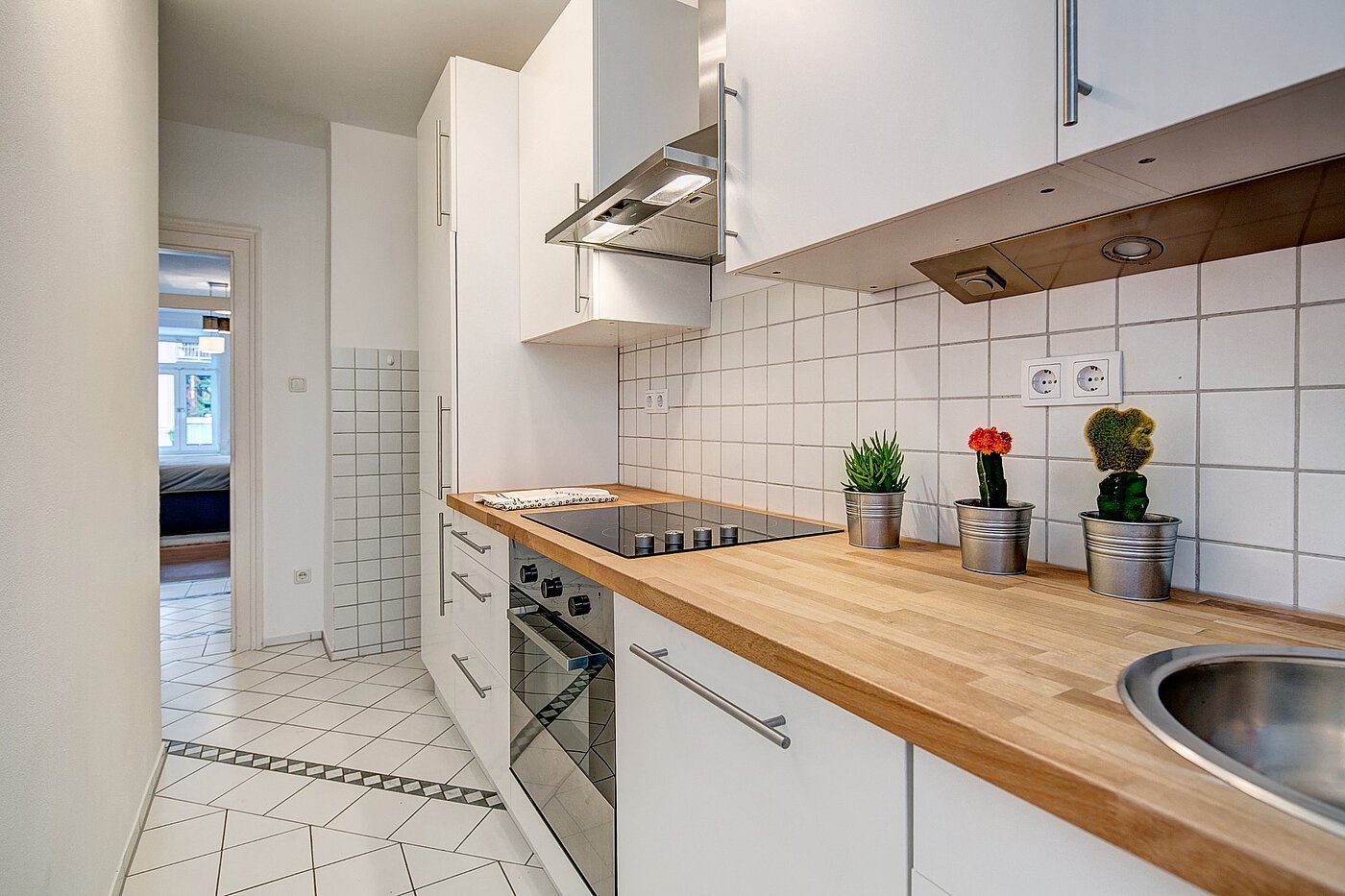 Etagenwohnung mit 4 Zimmern | München-Maxvorstadt | 2011ML2 | Moderne Küche mit allen...