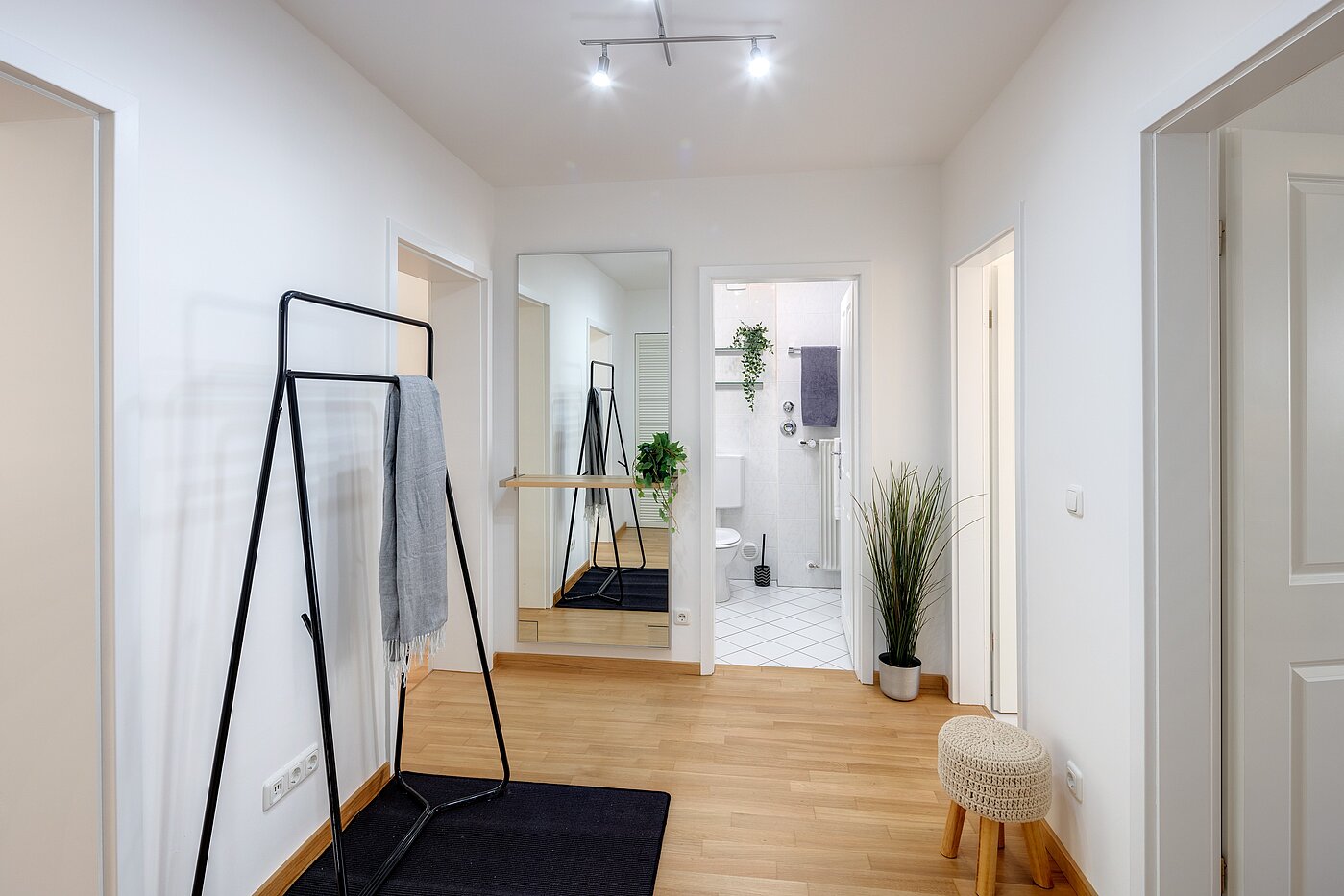 Etagenwohnung mit 3 Zimmern | München-Obergiesing | 70028 | Ansprechender Eingangsbereich...