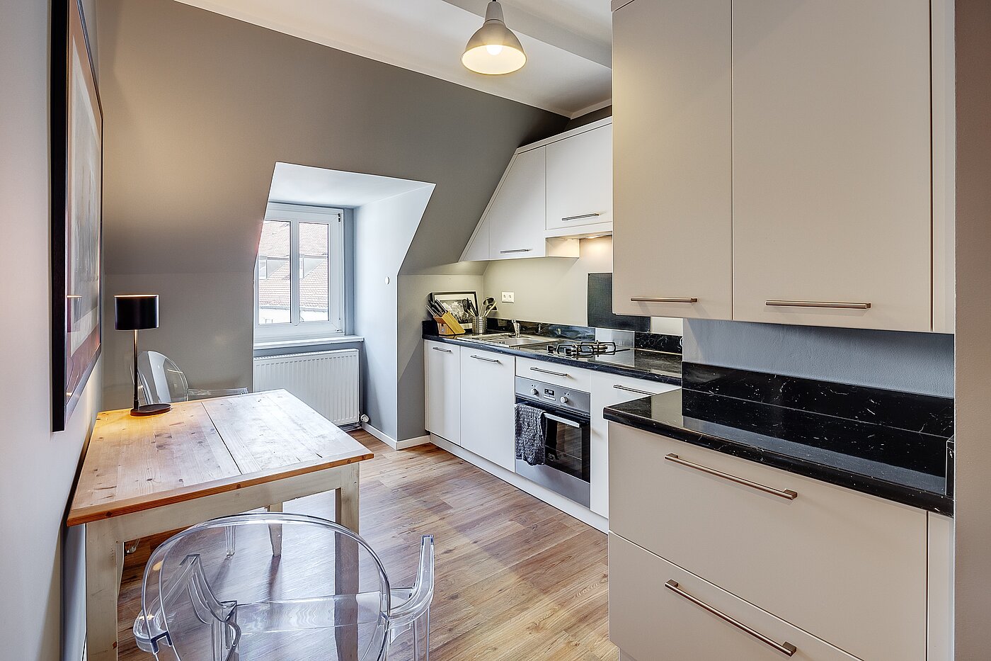 Etagenwohnung mit 2 Zimmern | München-Maxvorstadt | 2211ML6 | ...zur Küche