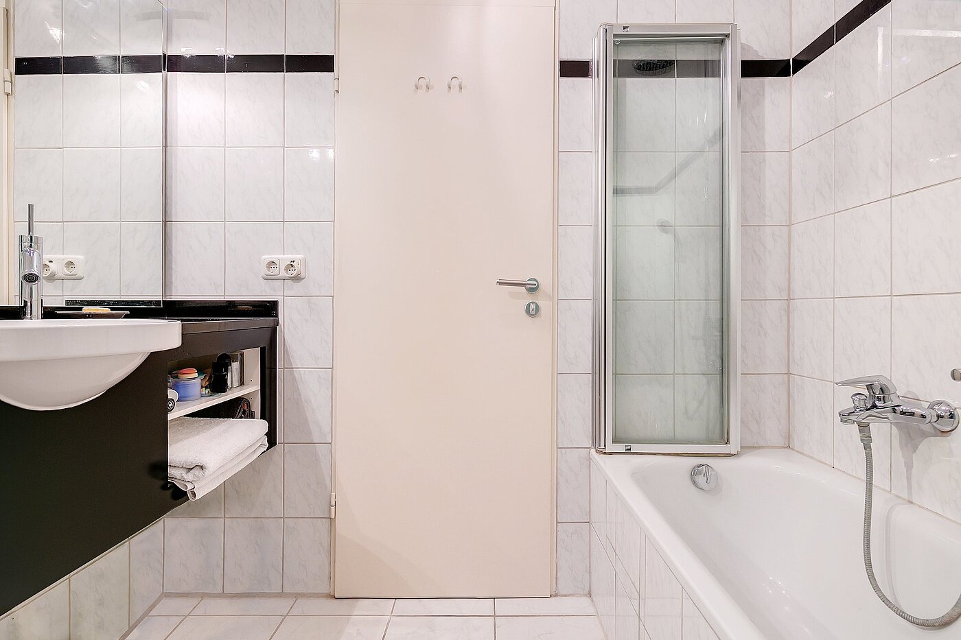 Etagenwohnung mit 2 Zimmern | München-Schwabing | 2004ML1 | mit Badewanne
