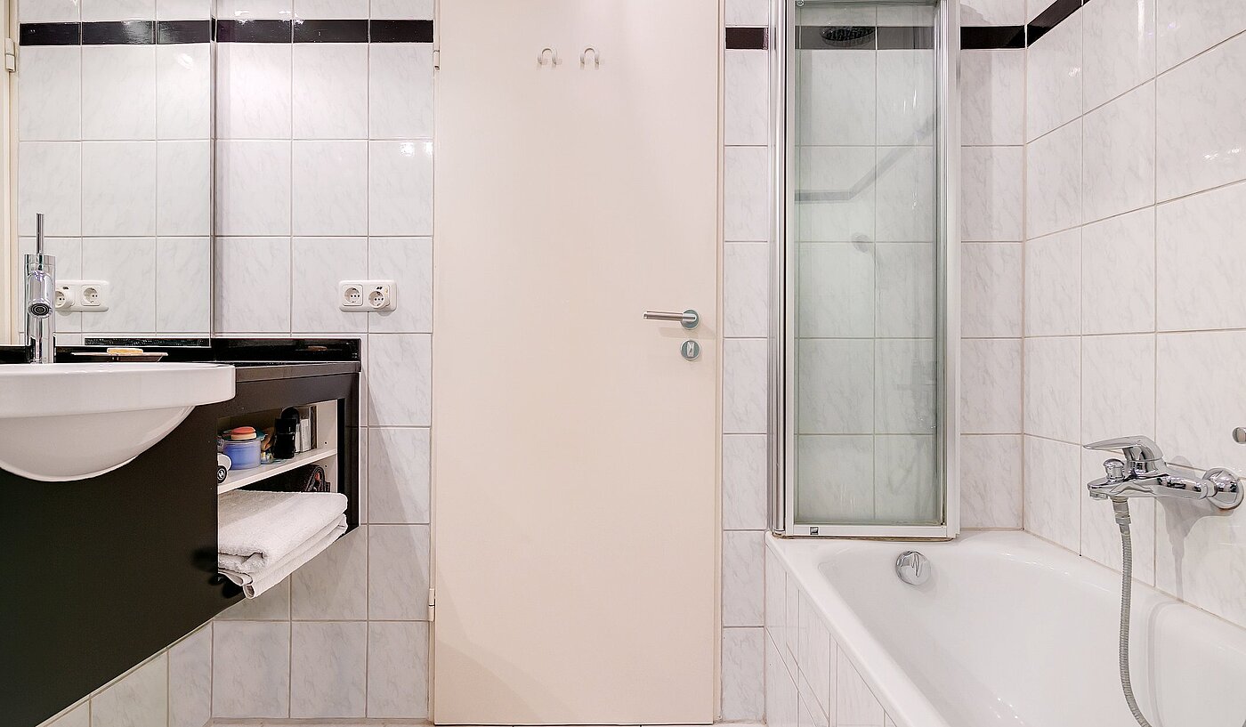 Etagenwohnung mit 2 Zimmern | München-Schwabing | 2004ML1 | mit Badewanne