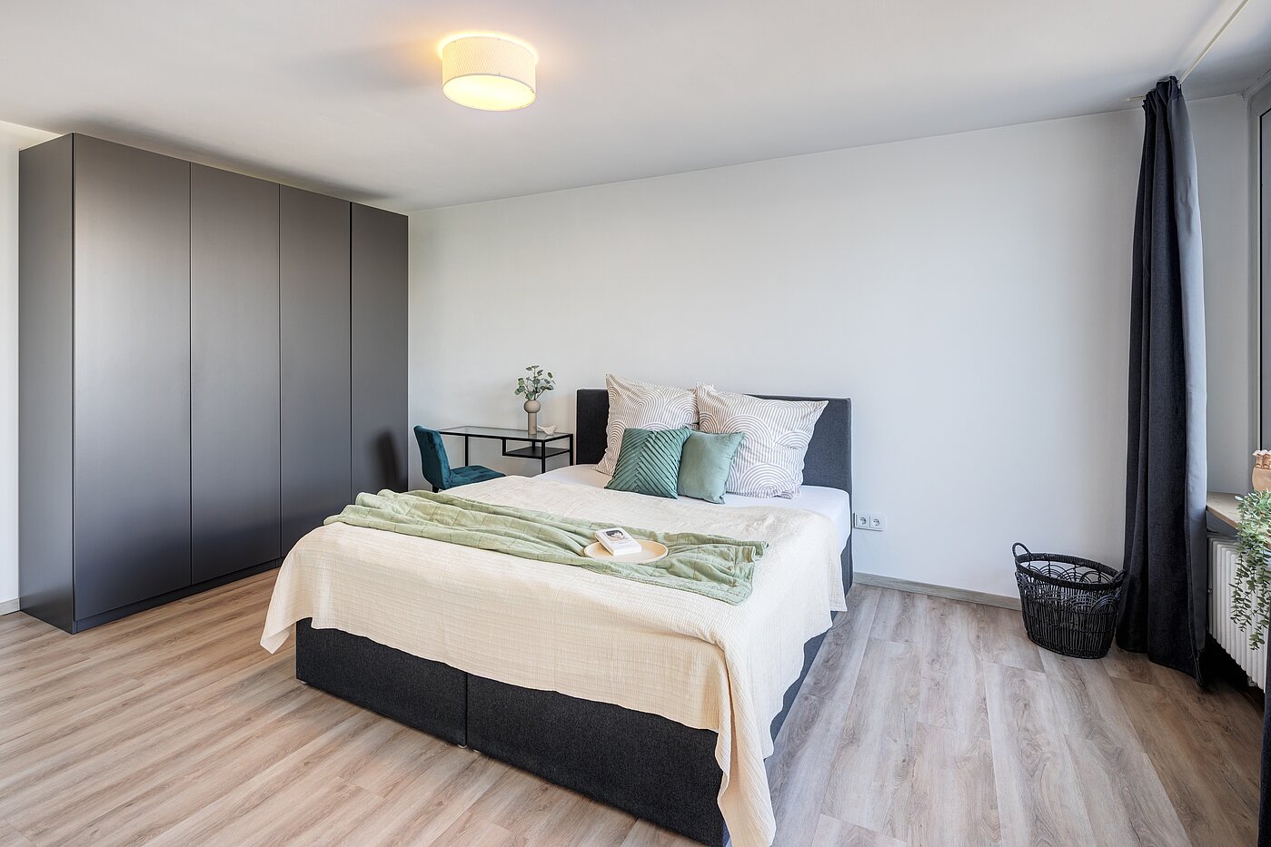 Terrassenwohnung mit 3.5 Zimmern | München-Berg am Laim | 123456 | Schlafzimmer I
