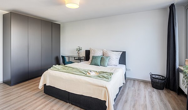 Terrassenwohnung mit 3.5 Zimmern | München-Berg am Laim | 704511 | Schlafzimmer I
