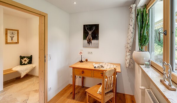 Erdgeschosswohnung mit 2.5 Zimmern | Kreuth | 701351 | Büro