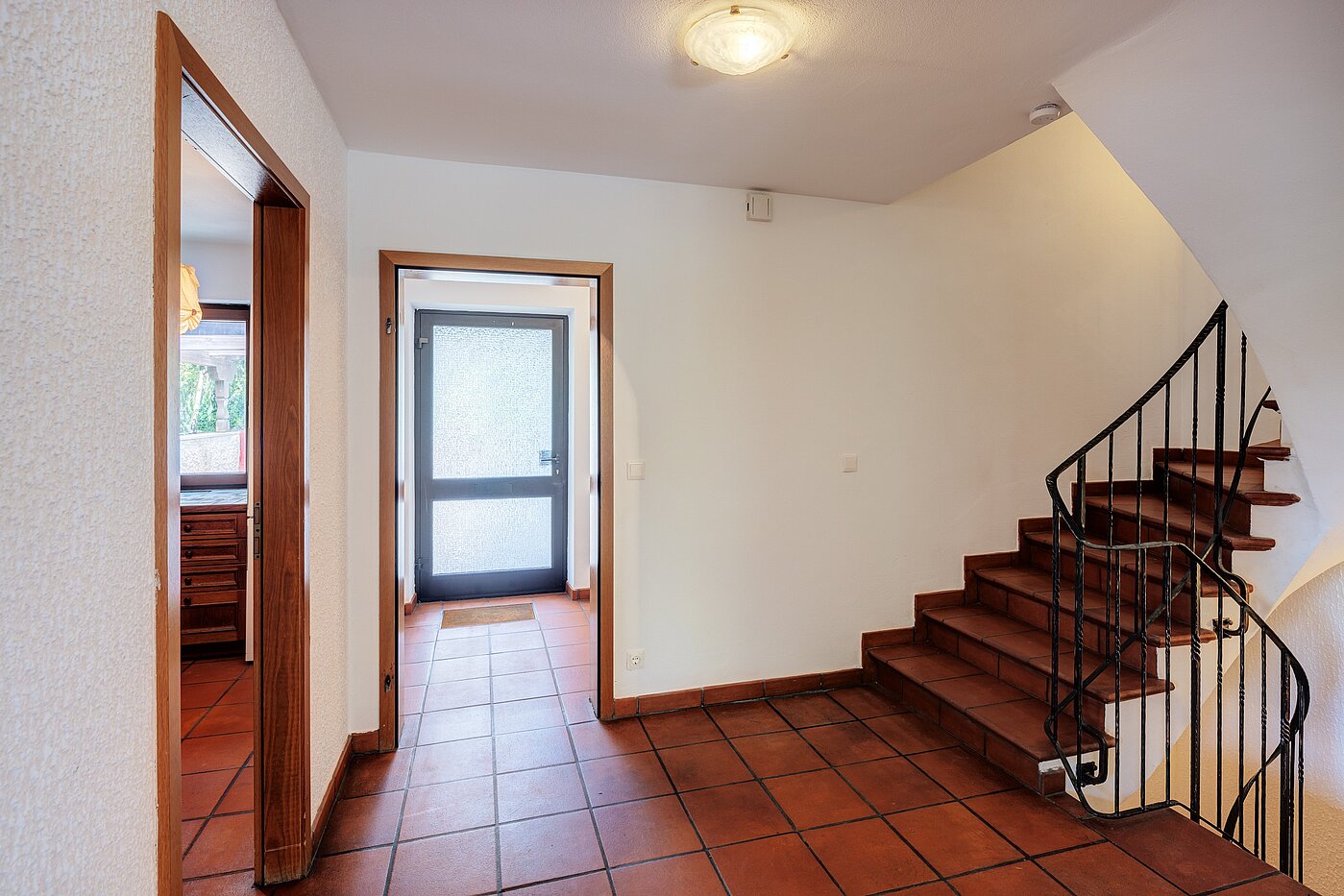 Reiheneckhaus mit 5 Zimmern | Penzberg | 701121 | Gemauerte Treppen