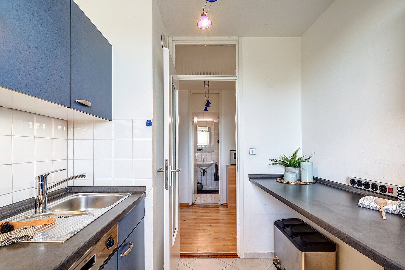 Etagenwohnung mit 2 Zimmern | München-Sendling-Westpark | 2010ML9 | ....mit großer Arbeitsfläche