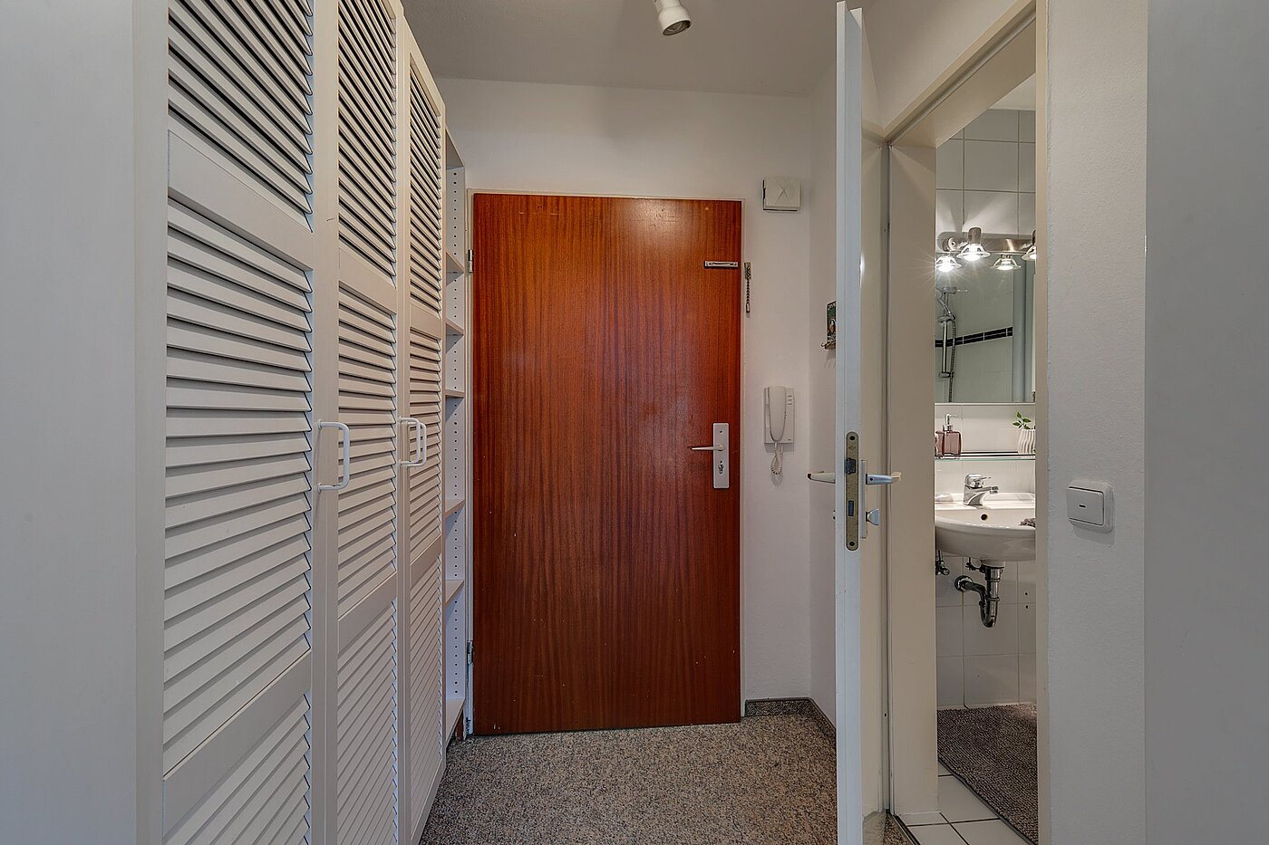 Etagenwohnung mit 1 Zimmer | München-Englschalking | 1907ML2 | Stauraum in der Diele