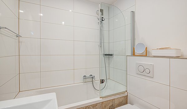 Apartment mit 1 Zimmer | München-Schwabing | 70198 | ...Badewanne