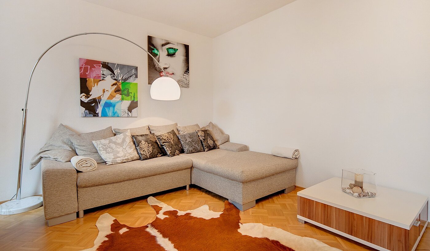 Etagenwohnung mit 2 Zimmern | München-Sendling | 2106ML2 | ...und Sofaecke