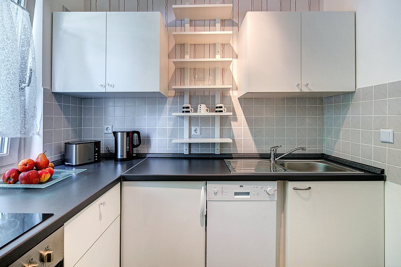 Hochparterre mit 2 Zimmern | München-Sendling-Westpark | 2001ML1 | ...moderner Einbauküche