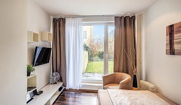 Erdgeschosswohnung mit 4 Zimmern | München-Neuhausen | 70471 | Apartment 1 Wohn- und...