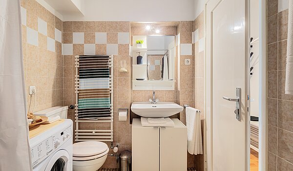 Etagenwohnung mit 2 Zimmern | München-Maxvorstadt | 70398 | Badezimmer