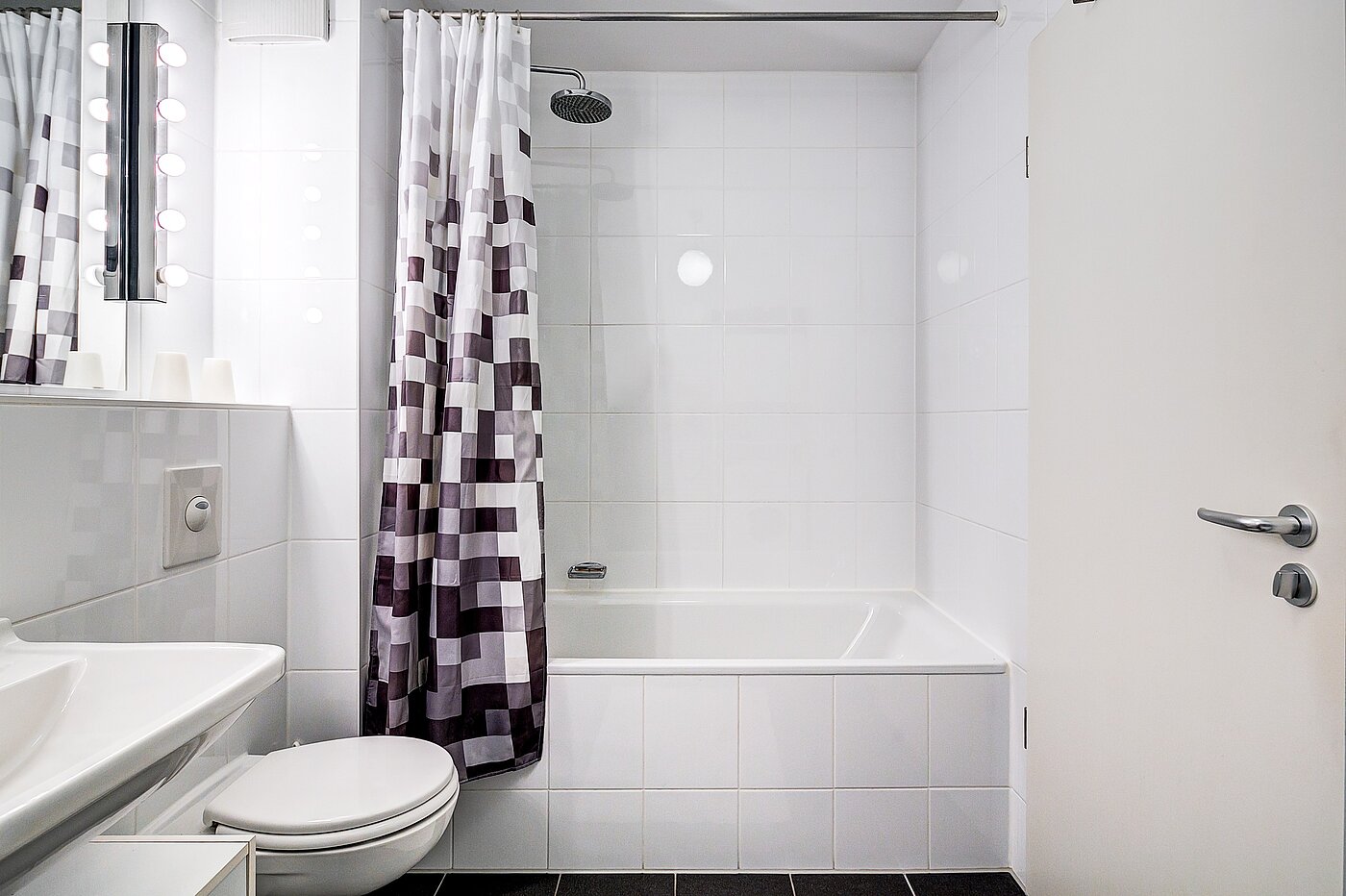 Etagenwohnung mit 2.5 Zimmern | 70020 | Modernes Bad...