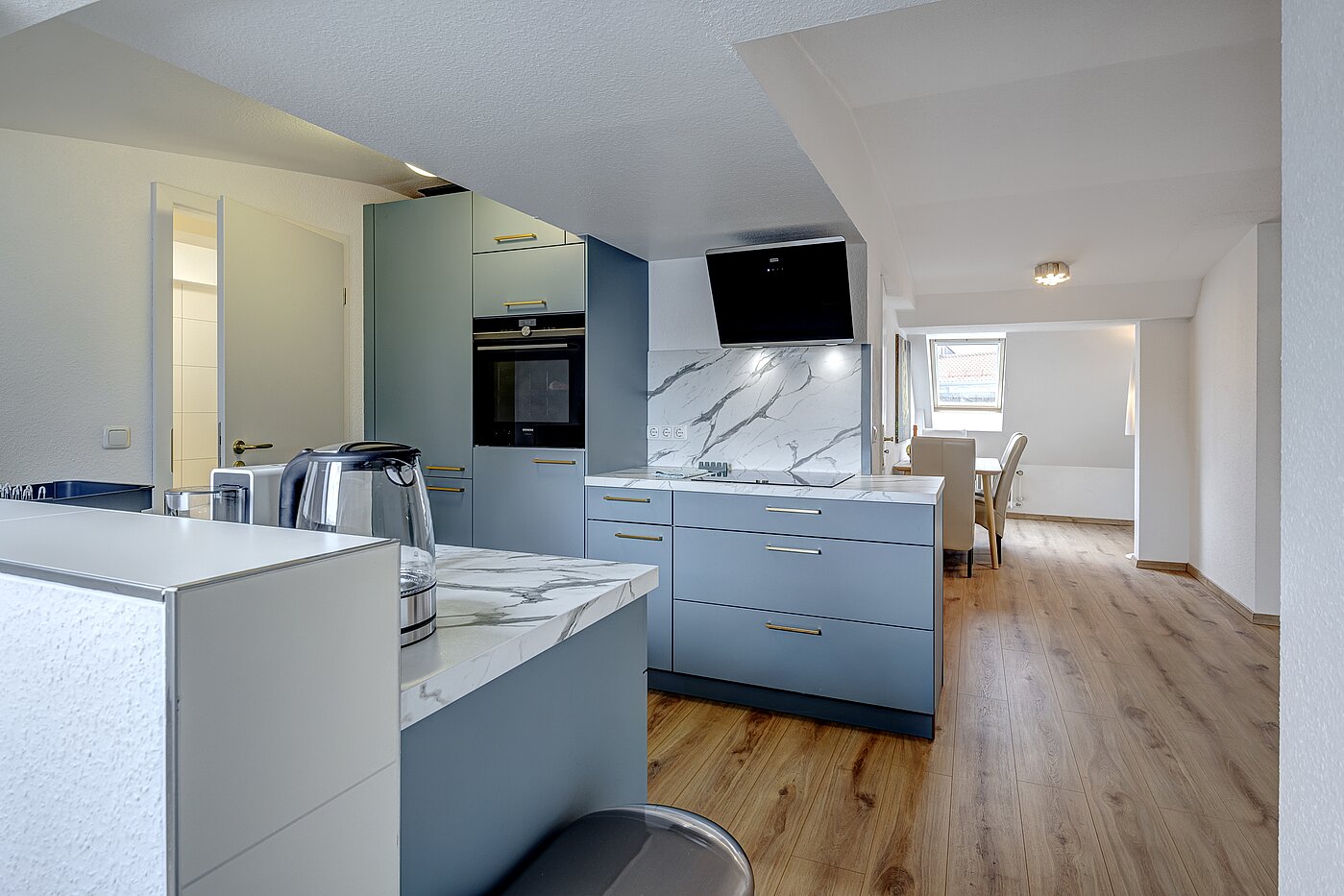 Dachgeschosswohnung mit 4.5 Zimmern | München-Ludwigsvorstadt | 70461 | Wohnen / Essen