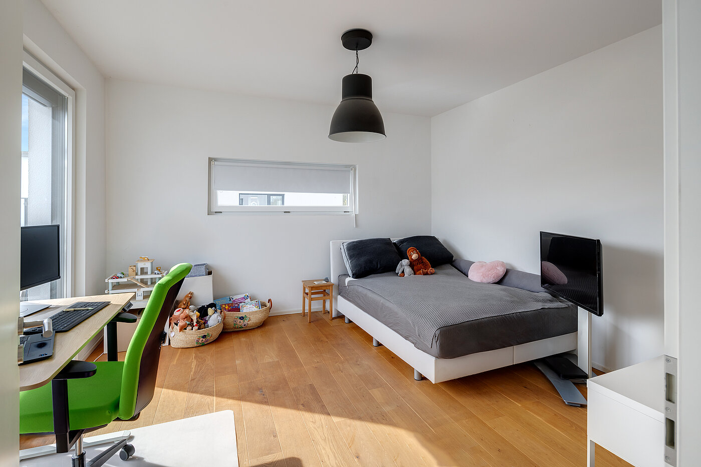 Doppelhaushälfte mit 5 Zimmern | München-Aubing | 70162 | Helles Studio