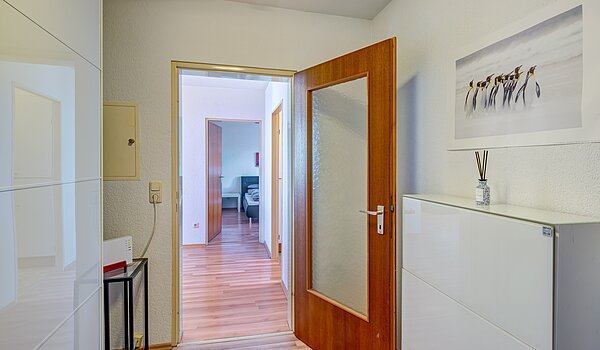 Etagenwohnung mit 2.5 Zimmern | München-Hadern | 70393 | Flur vom Eingang kommend