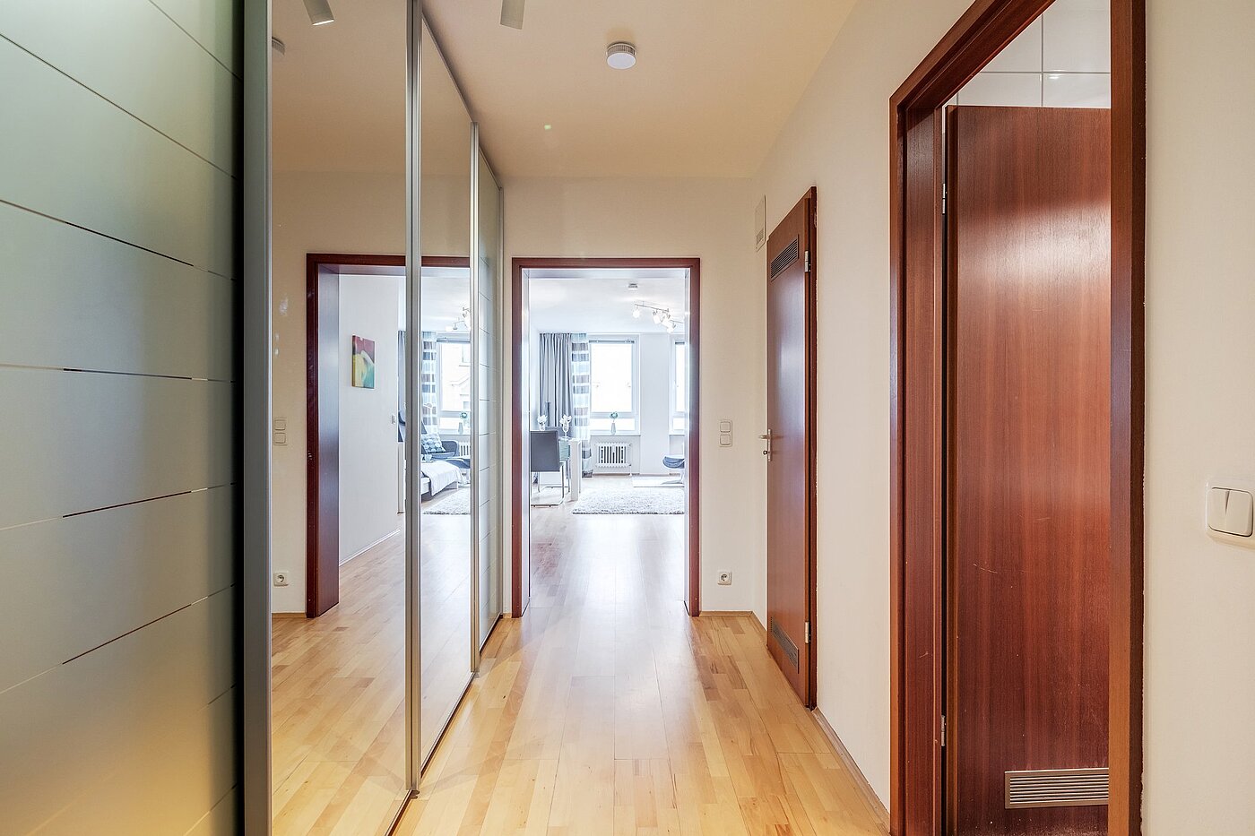 Etagenwohnung mit 1 Zimmer | München-Haidhausen | 2102ML4 | Flur mit großem Kleiderschrank