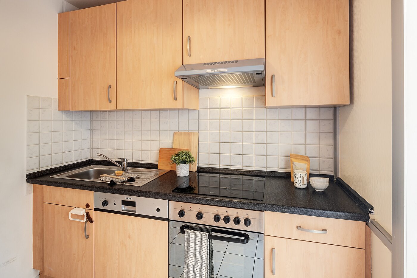 Etagenwohnung mit 3 Zimmern | München-Bogenhausen | 70261 | ...mit allen Küchengeräten
