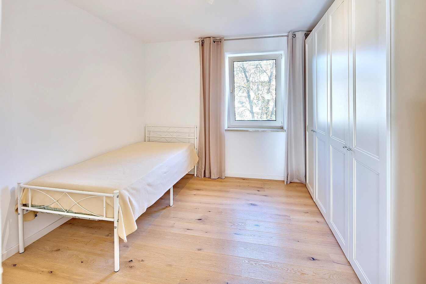 Etagenwohnung mit 3 Zimmern | München-Bogenhausen | 70310 | Schlafzimmer...