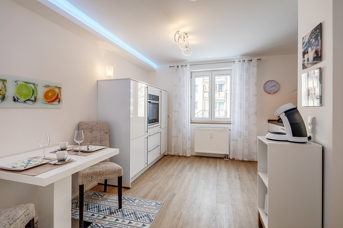 Etagenwohnung mit 2 Zimmern | München-Allach | 70412 | Küche mit Essplatz...