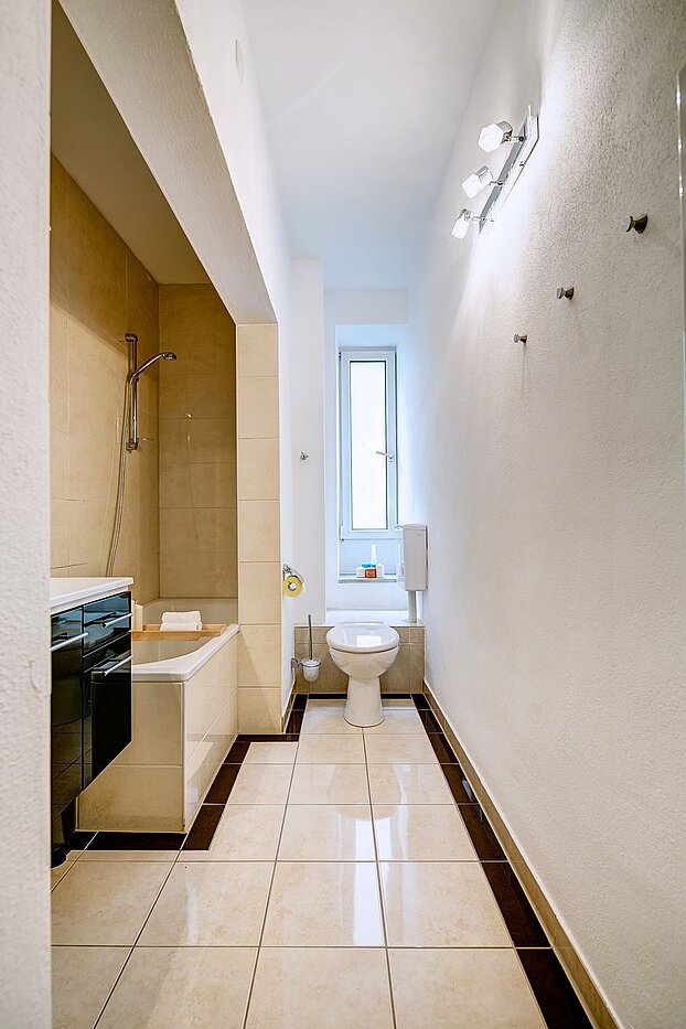 Etagenwohnung mit 4 Zimmern | München-Maxvorstadt | 2011ML2 | Edles Bad mit...