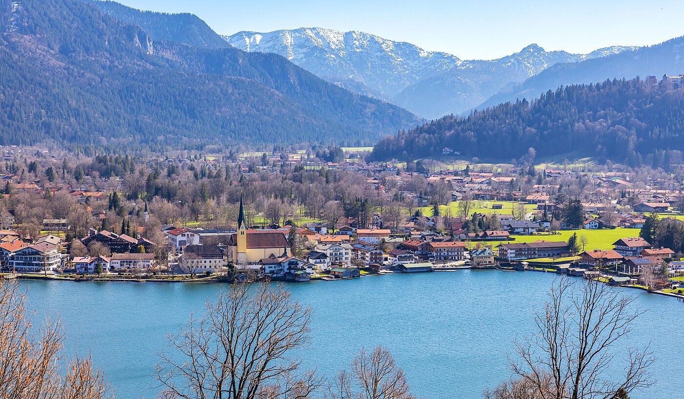 Mehrfamilienhaus mit 11 Zimmern | Rottach-Egern | 70215 | Blick auf die Bucht...