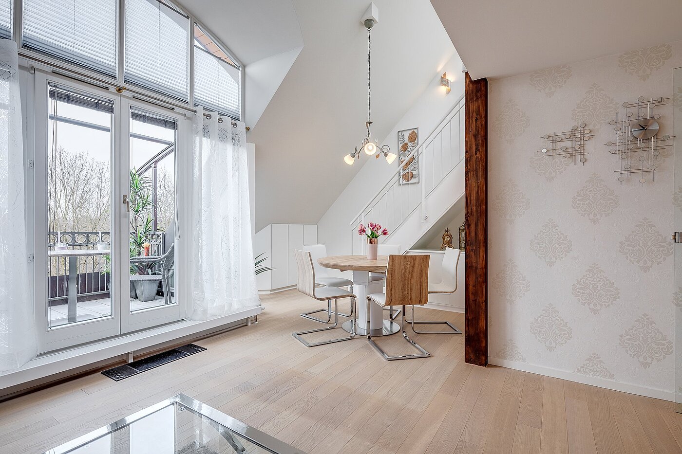 Etagenwohnung mit 2.5 Zimmern | München-Moosach | 2012ML4 | Imposante Fensterfläche