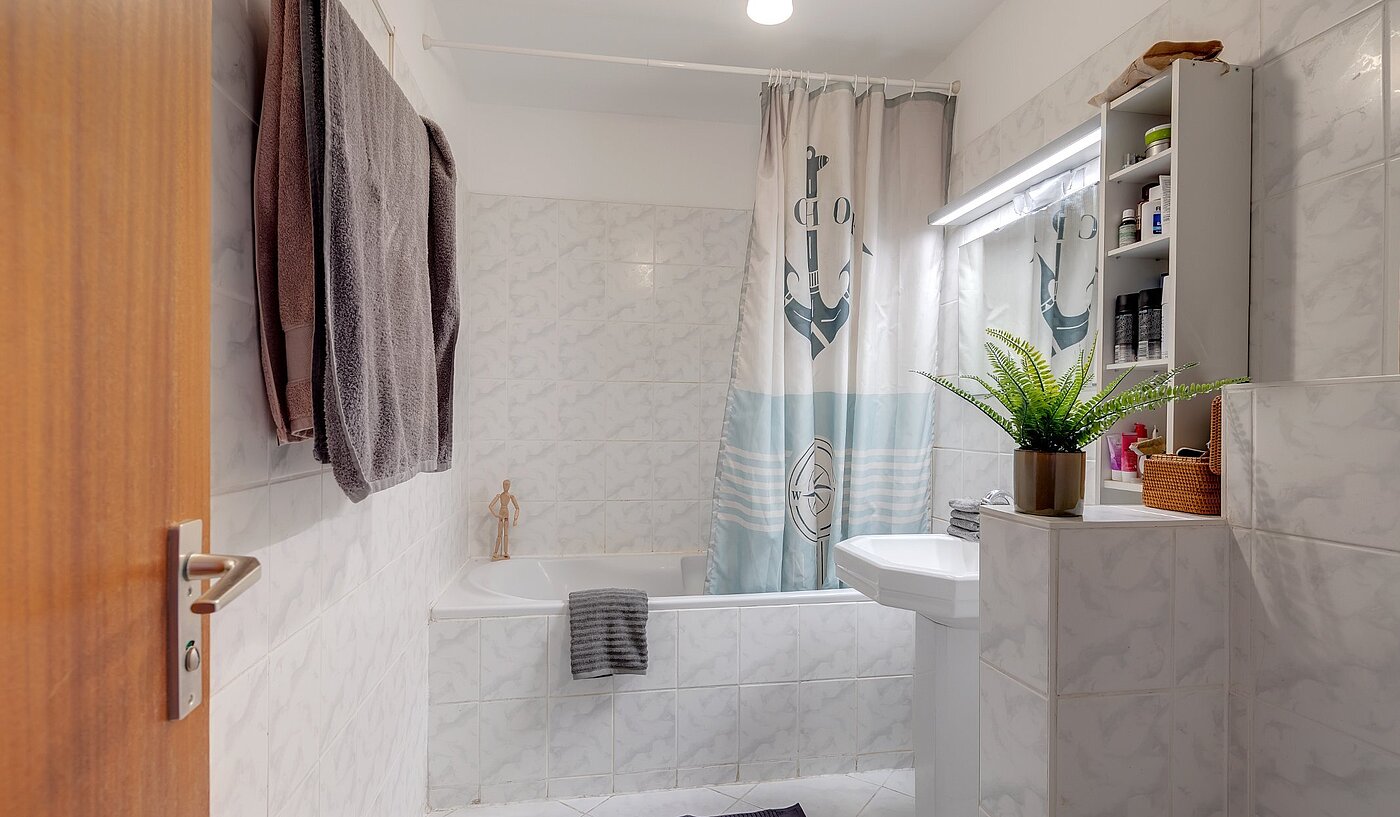 Etagenwohnung mit 2 Zimmern | München-Neuhausen | 2003ML5 | Ansprechendes Bad