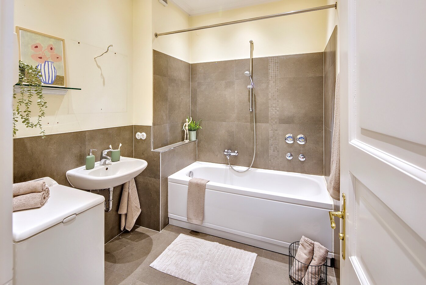 Erdgeschosswohnung mit 1 Zimmer | München-Haidhausen | 70228 | Modernes Bad mit...