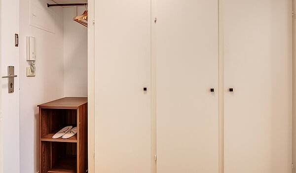 Etagenwohnung mit 1 Zimmer | München-Schwabing | 70475 | ... mit Garderobe