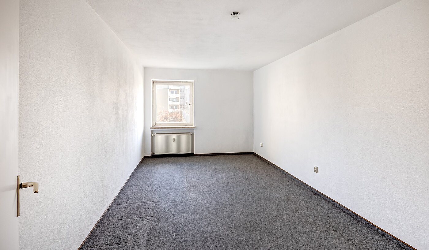 Etagenwohnung mit 2 Zimmern | München-Freimann | 70158 | Geräumiges Schlafzimmer...