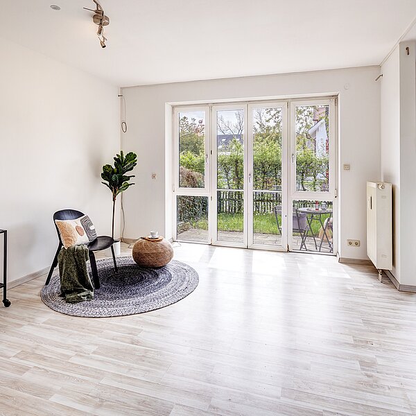 Aubing: Pfiffige 1,5-Zi. Maisonette mit eigenem Garten