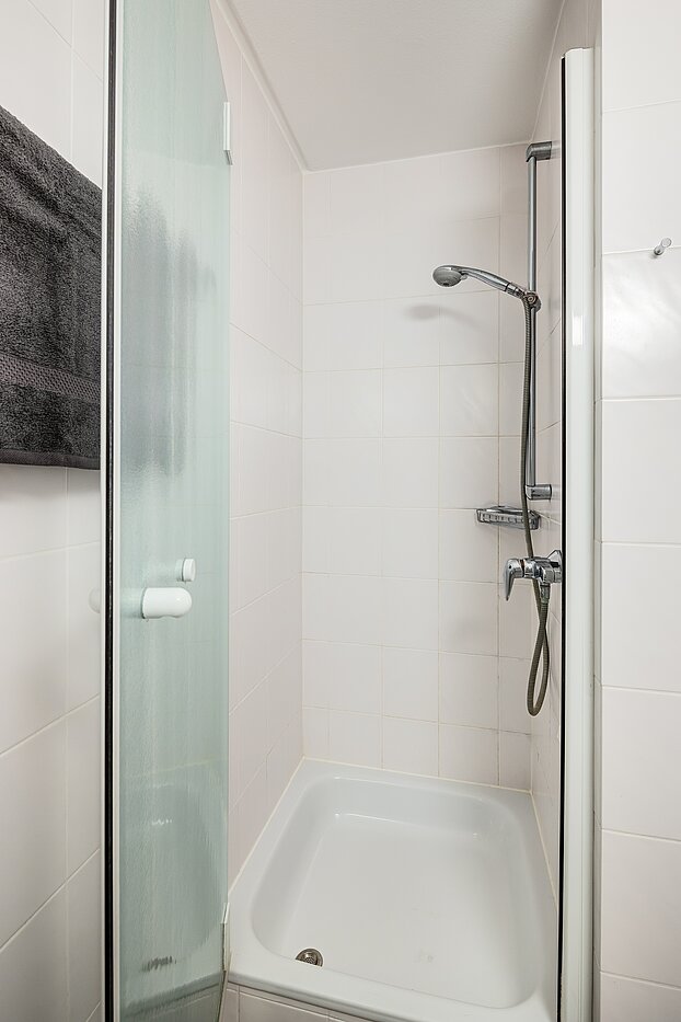 Etagenwohnung mit 3.5 Zimmern | München-Bogenhausen | 703052 | ...Duschbad