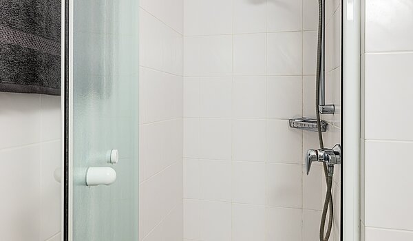 Etagenwohnung mit 3.5 Zimmern | München-Bogenhausen | 703052 | ...Duschbad
