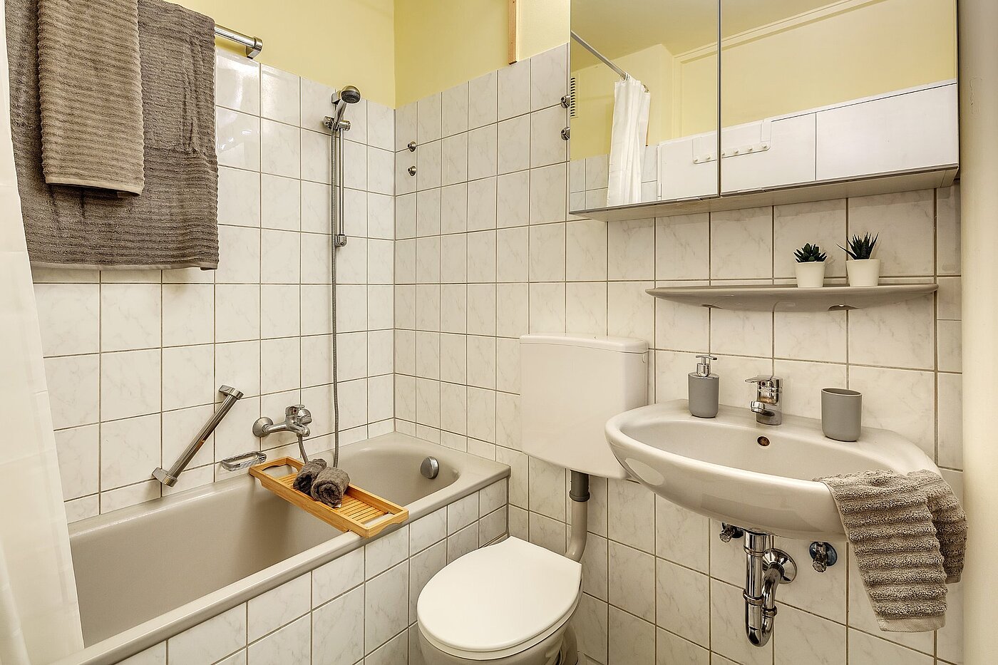 Etagenwohnung mit 1 Zimmer | München-Haidhausen | 2001ML3 | Bad mit Wanne