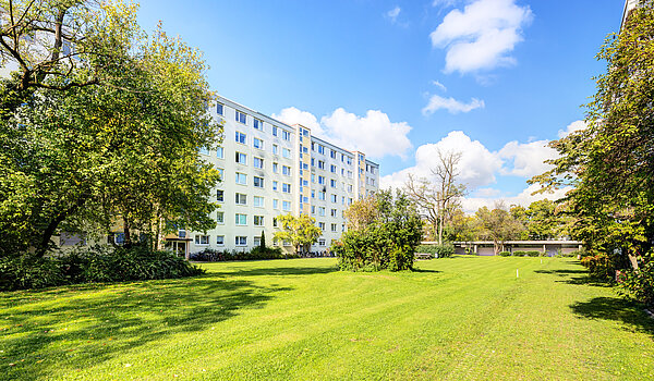 Etagenwohnung mit 2 Zimmern | München-Bogenhausen | 70287 | Parkähnliches Grundstück...