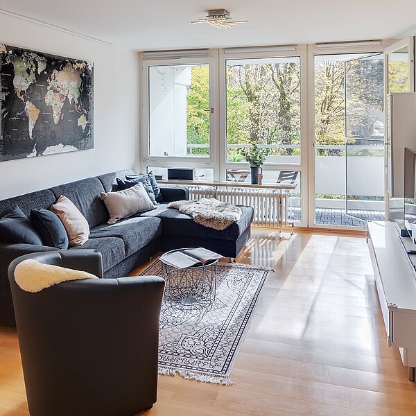 Perlach: Gut geschnittene 3-Zimmer Wohnung mit Südbalkon
