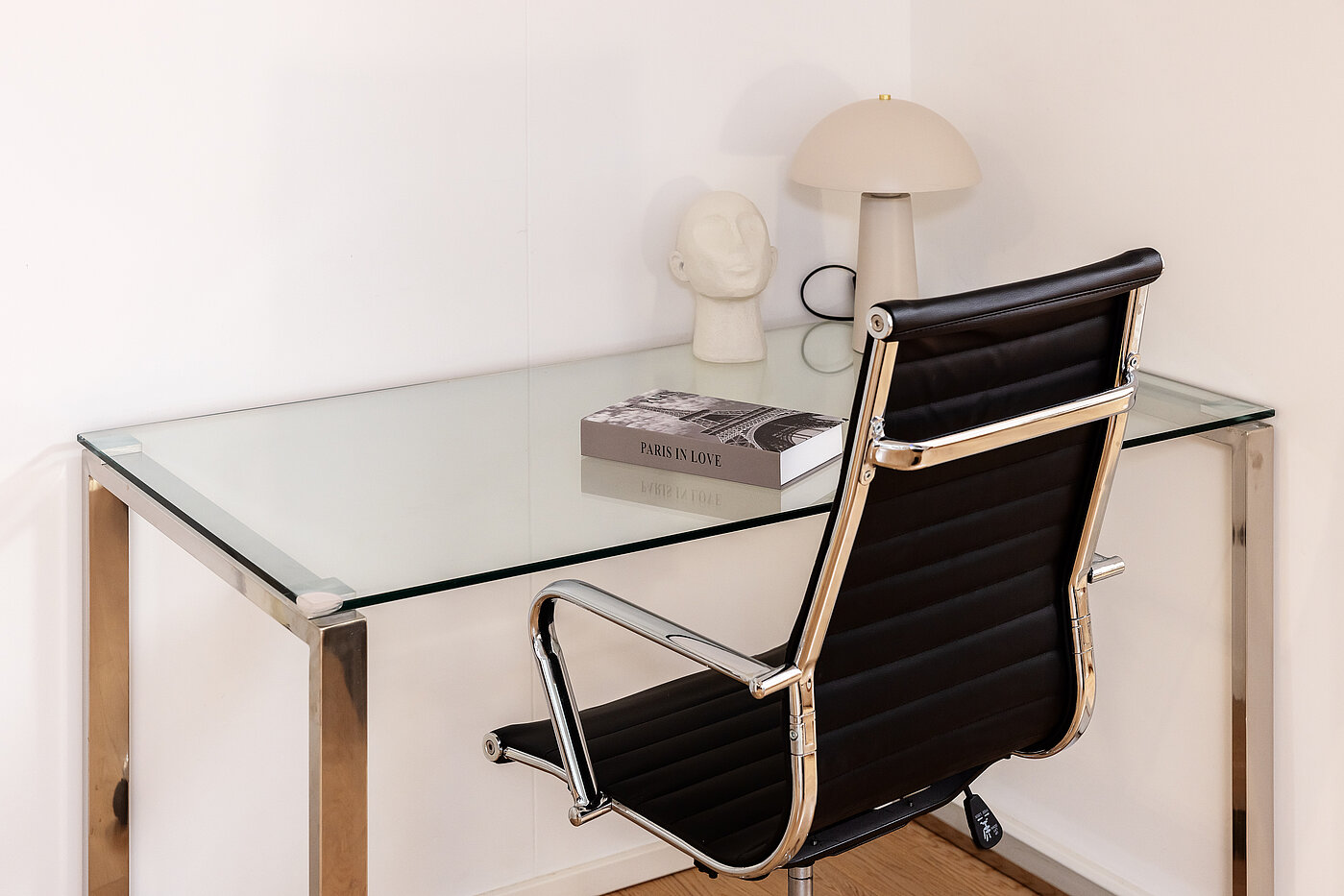 Etagenwohnung mit 2 Zimmern | München-Bogenhausen | 70160 | Arbeiten