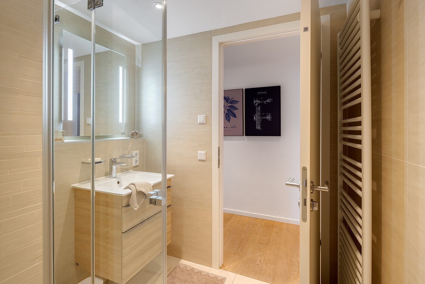 Etagenwohnung mit 4 Zimmern | München-Bogenhausen | 70380 | ...Duschbad