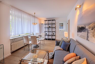 Sendling-Westpark: Sanierte 2-Zimmer Wohnung mit Balkon - bezugsfertig