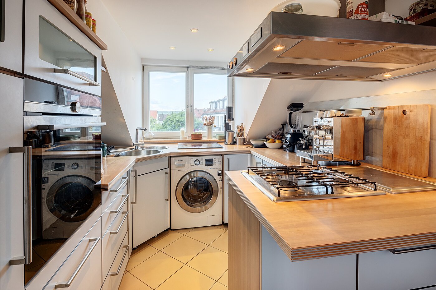 Etagenwohnung mit 5 Zimmern | München-Neuhausen | 70140 | Separate Küche