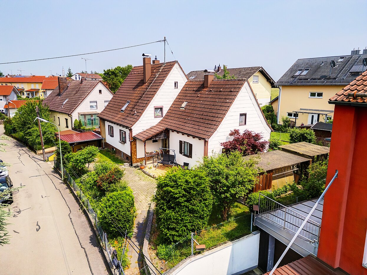 Einfamilienhaus mit 8 Zimmern | 70229 | Luftaufnahme