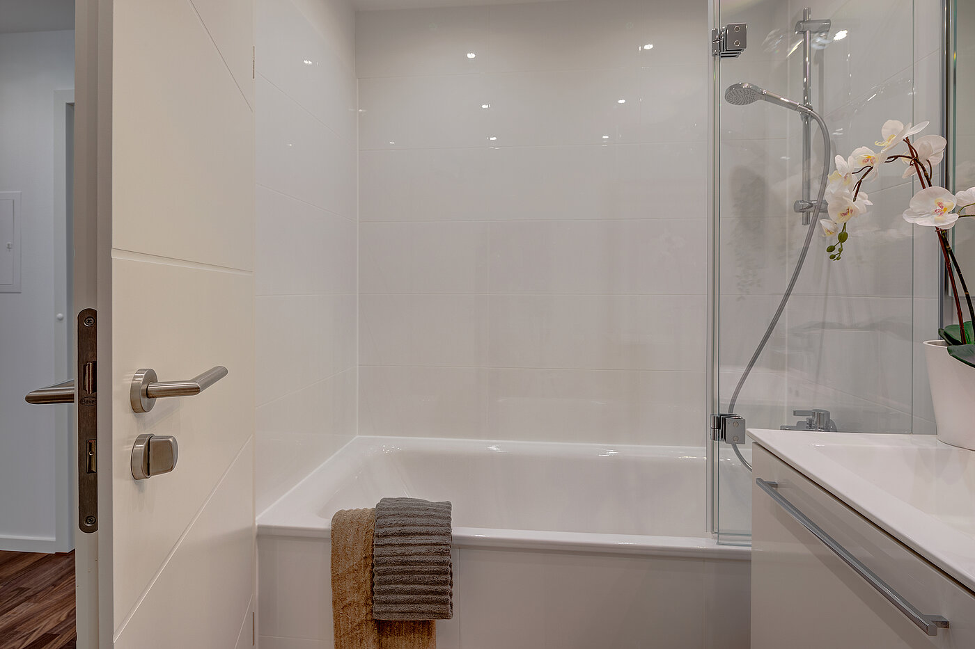 Etagenwohnung mit 2 Zimmern | München-Schwabing | 70434 | ...mit Badewanne