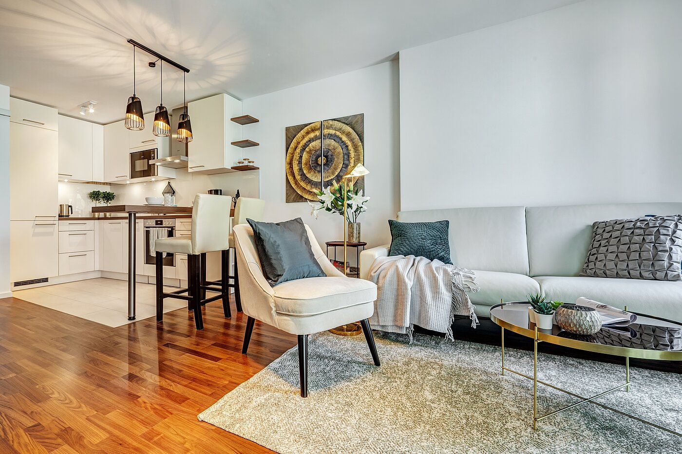 Etagenwohnung mit 2 Zimmern | München-Schwabing | 70434 | Exklusiv und...