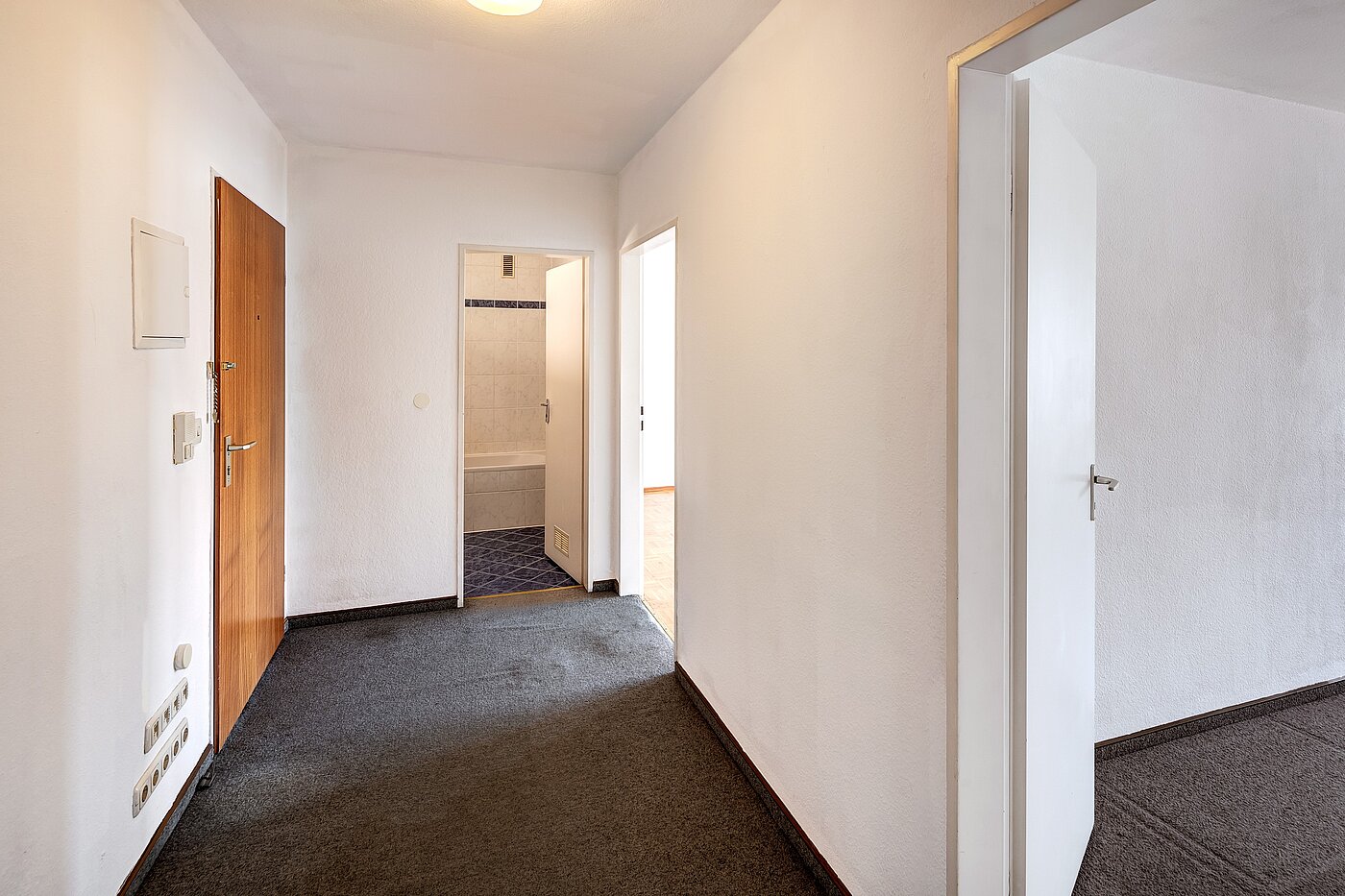 Etagenwohnung mit 2 Zimmern | München-Freimann | 70158 | Großzügige Diele...