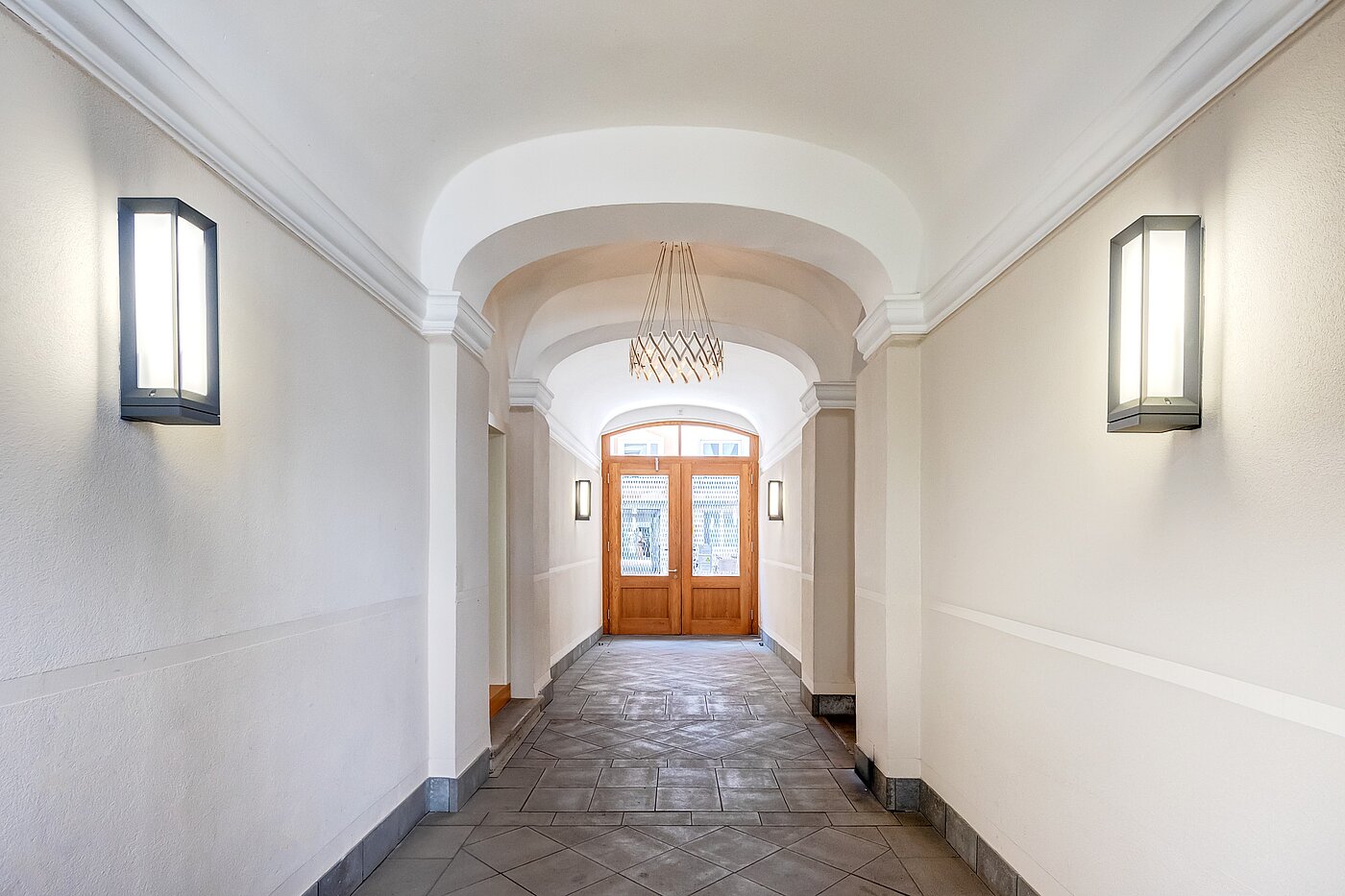 Erdgeschosswohnung mit 1.5 Zimmern | München-Lehel | 70149 | Hauseingang