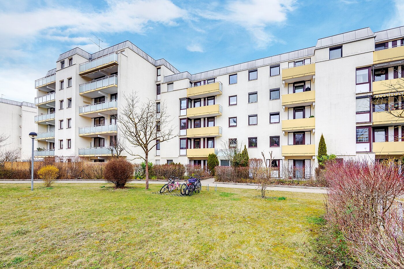 Etagenwohnung mit 2 Zimmern | 2002ML7 | Wohnanlage mit...