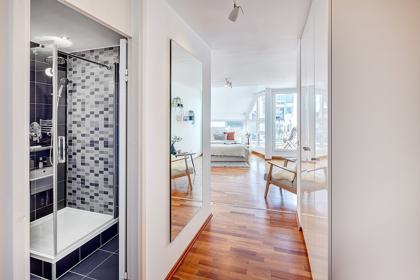 Etagenwohnung mit 1 Zimmer | München-Maxvorstadt | 70165 | Flur mit Einbauten